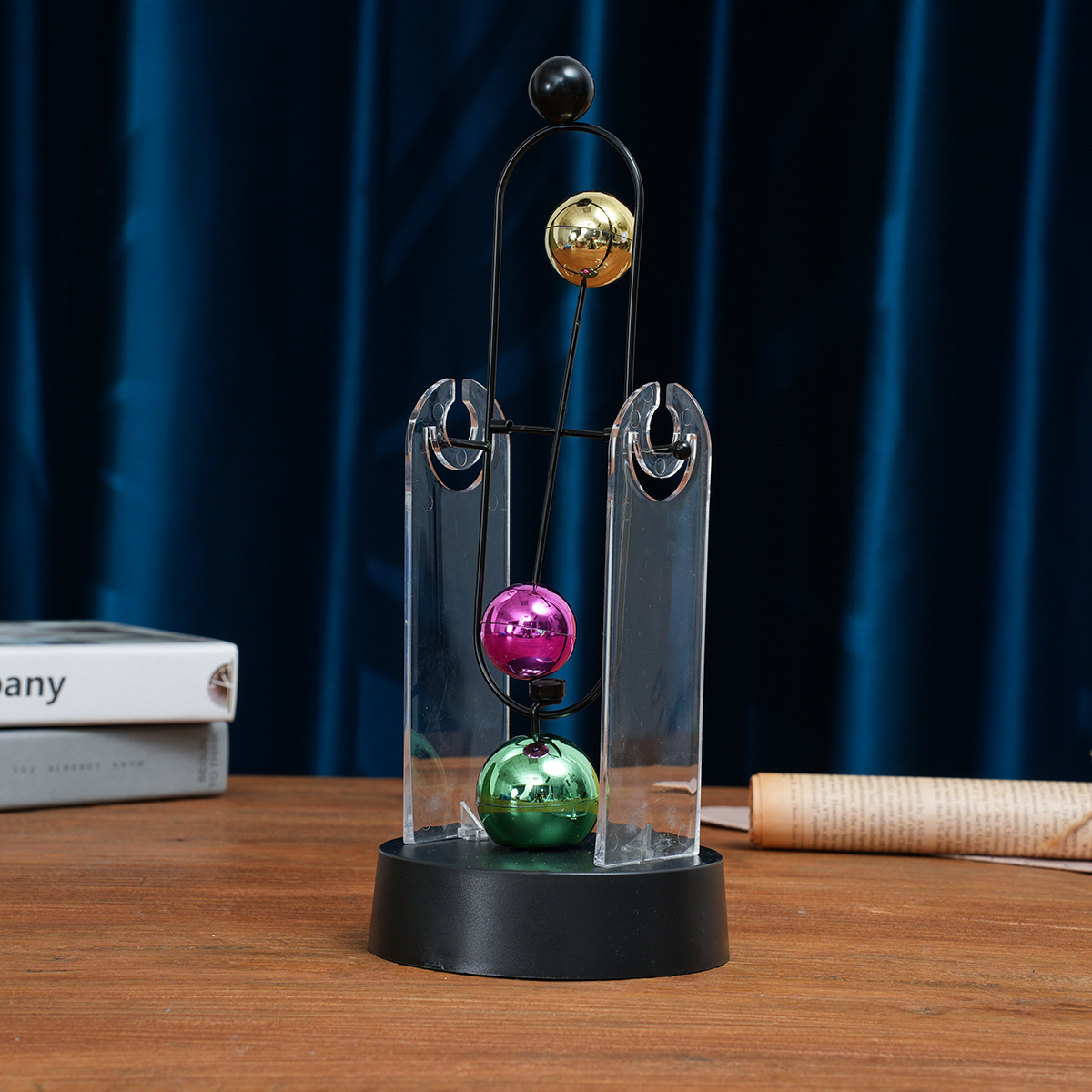 بندول نيوتن للحركة الدائمة، دي - مراجعة Newton Cradle Large وسعره